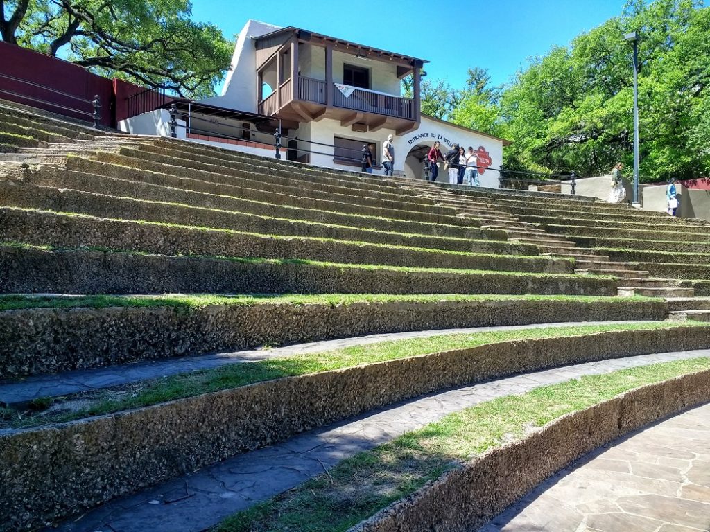 Flowery carriages, Lime scooters and pink boats in Texas Wandering Lady