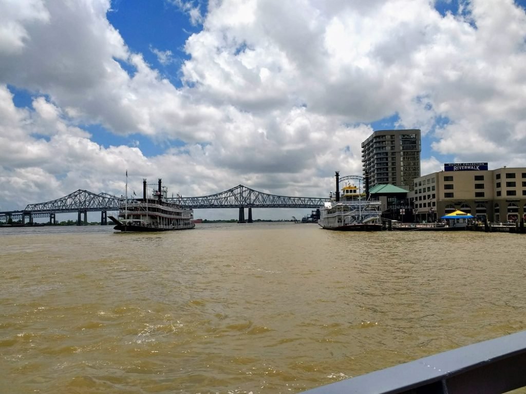 paddle wheel boat on Mississippi New Orleans