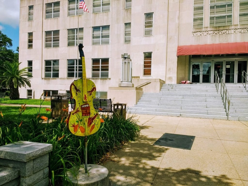 yellow fiddle Opelousas Louisiana courthouse