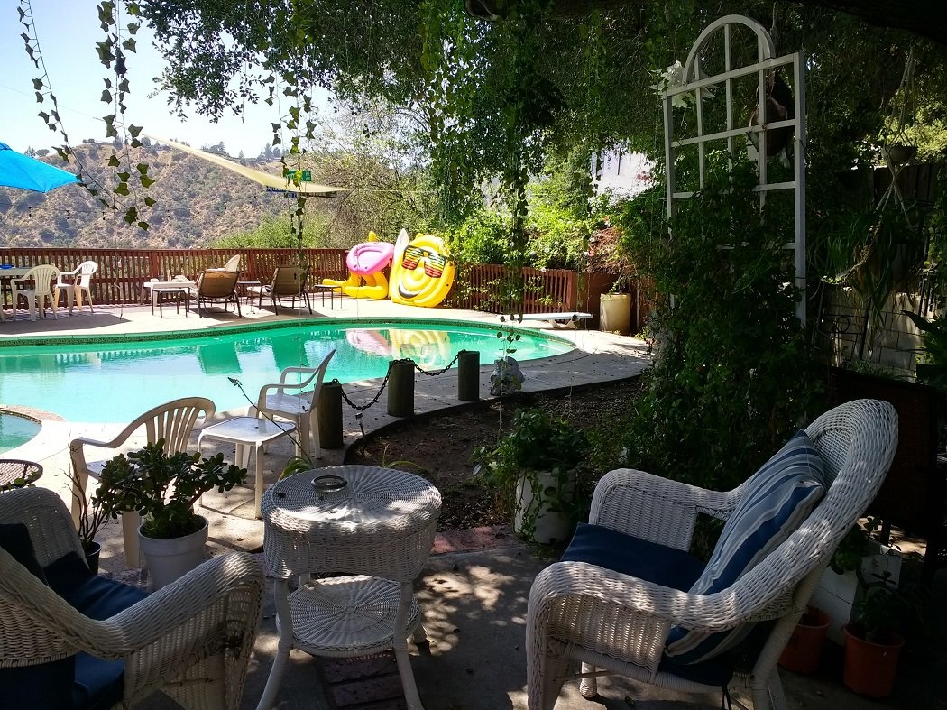 Escape to a California rustic home via AirBnB